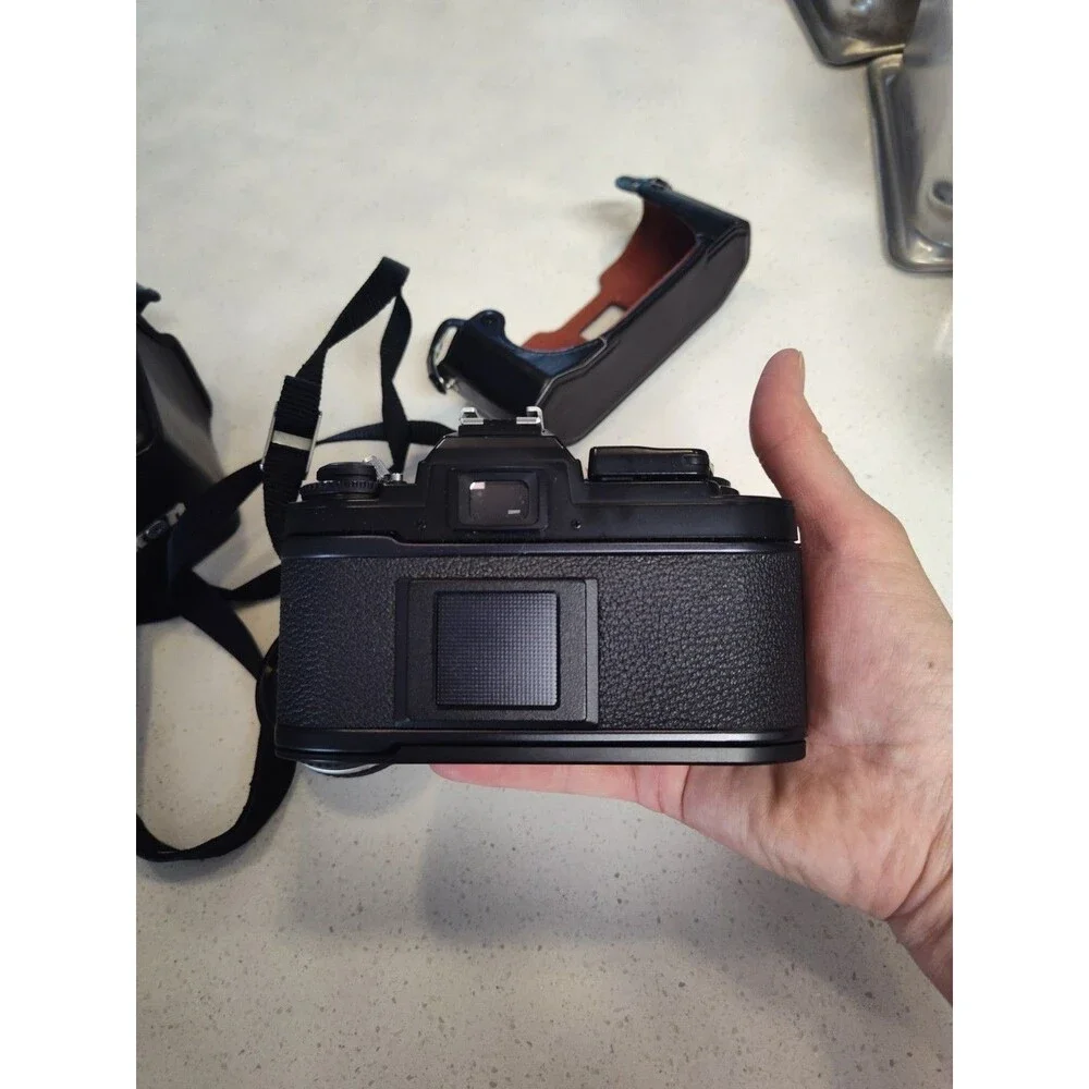 Nikon FG Film Camera With Leather Case & Strap Nikon Series E 35mm 1:18 Lens